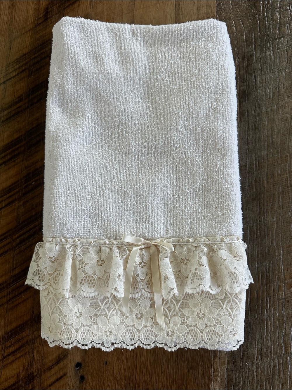 Vintage The Bathworks Lace Detail  Cotton Hand Towel 24” X 15” Cream Made In USA